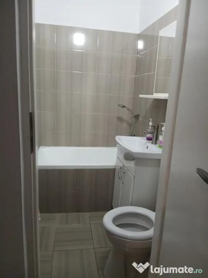 Apartament de 2 camere zona FLORILOR, - 1