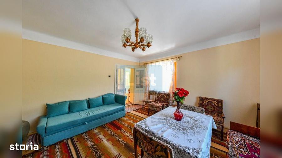 Casă cu 5 camere cu Teren 2594 Mp în Sic