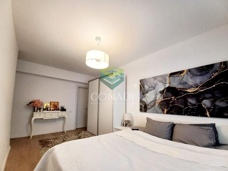 Apartament cu 3 camere semidecomandat, mobilat în Băneasa