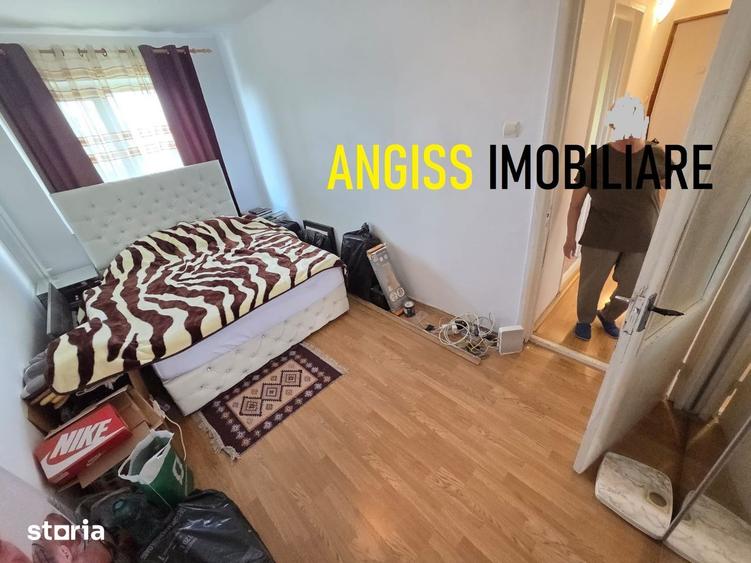 Apartament cu 3 camere decomandat în Central