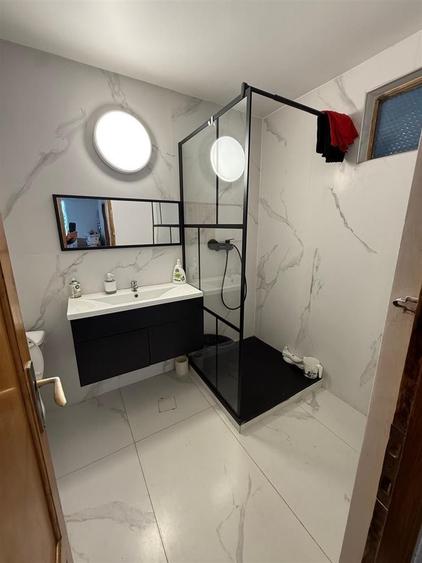 Casă individuală cu 8 camere semidecomandat cu Teren 700 Mp în Ultracentral