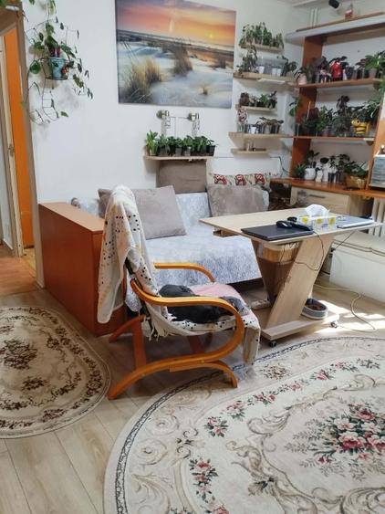 Apartament cu 3 camere semidecomandat în Brâncoveanu