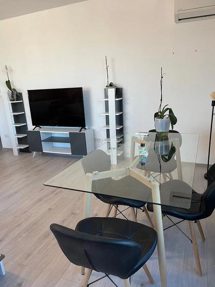 Apartament cu 2 camere decomandat în Dumbrăvița