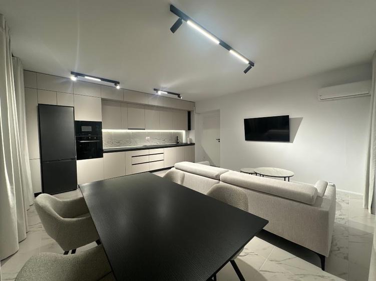 Apartament cu 3 camere semidecomandat, mobilat în Copou