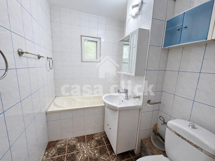 Apartament cu 3 camere decomandat în