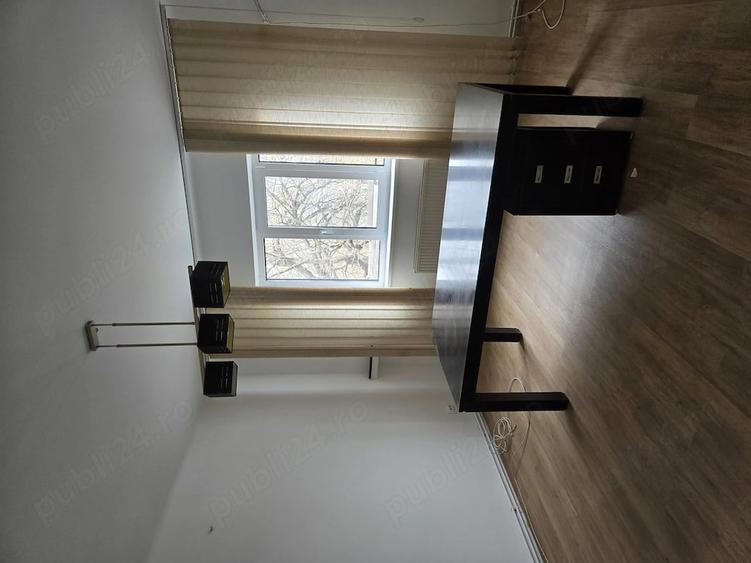 Apartament cu 4 camere decomandat în Victoriei