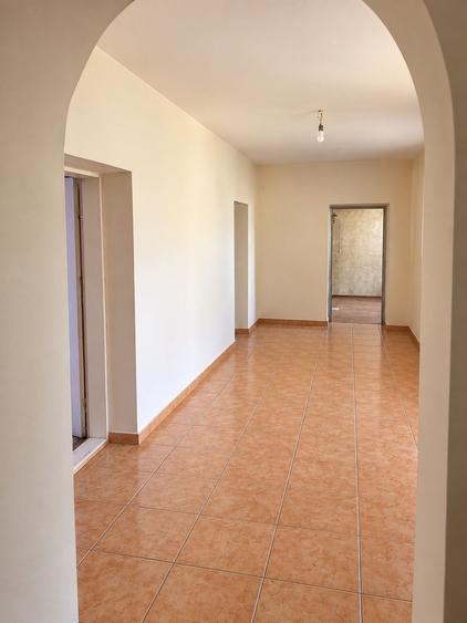 Casă cu 4 camere în Săcălaz