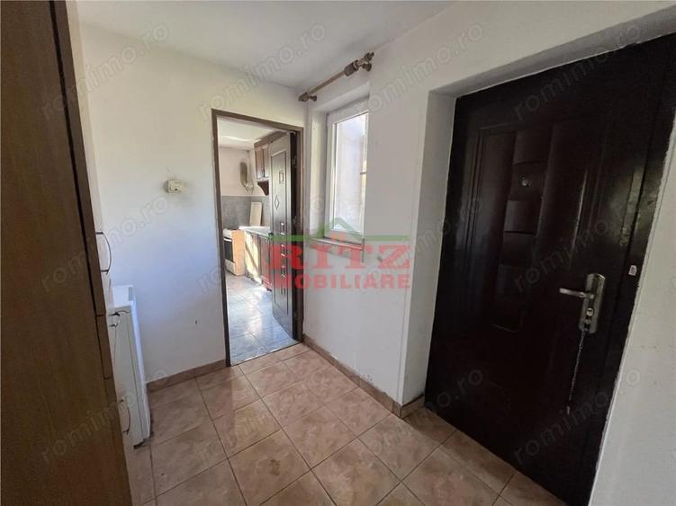 Casă cu 3 camere cu Teren 1623 Mp în Central
