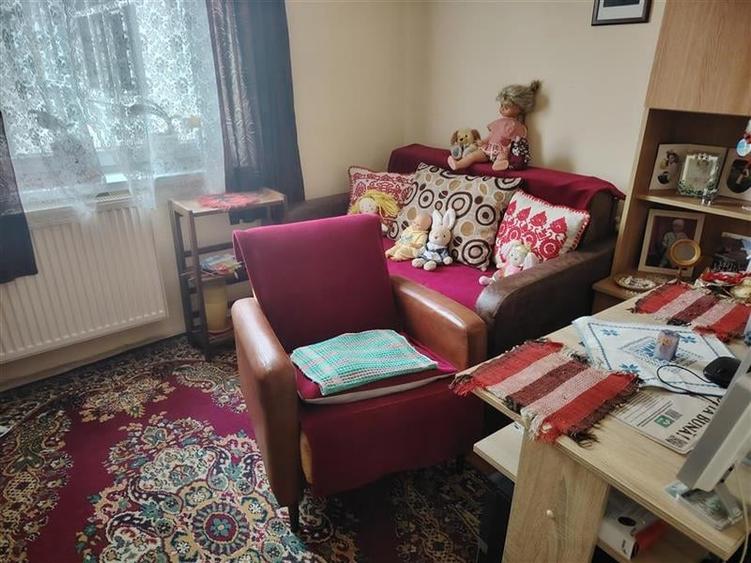 Apartament cu 4 camere decomandat, mobilat în Vest