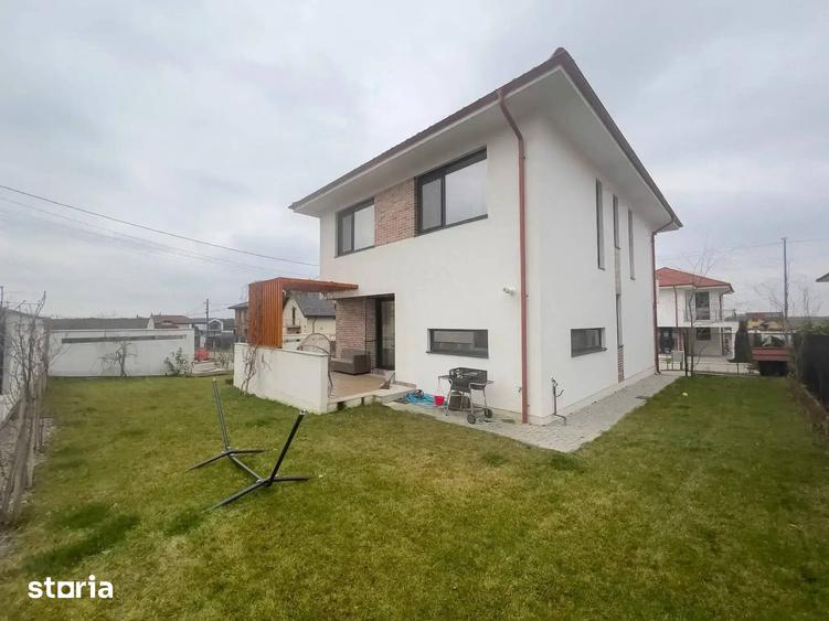 Casă cu 5 camere cu Teren 430 Mp în Mogoșoaia