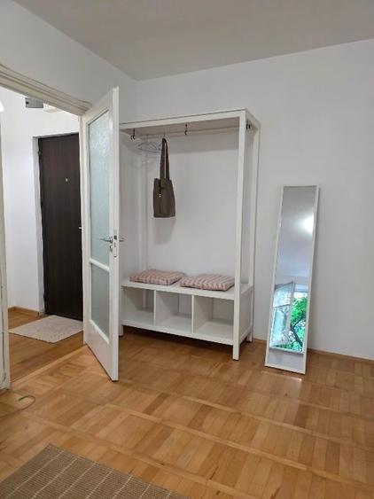 Apartament cu 2 camere semidecomandat, mobilat în Iancului