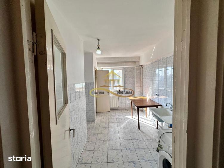 Apartament cu 3 camere, mobilat în 9 Mai