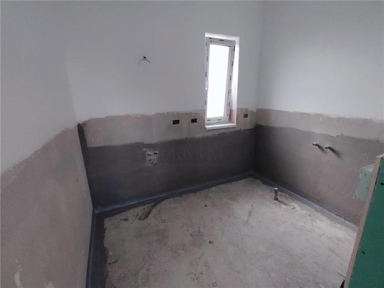 Duplex cu 4 camere cu Canalizare în Moșnița Nouă