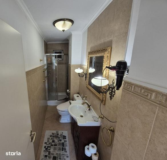 Apartament cu 3 camere nedecomandat în Sala Palatului