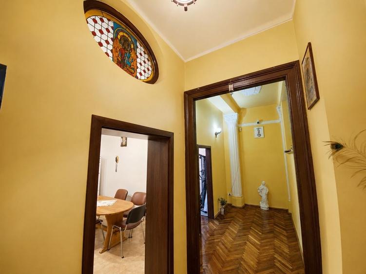 Apartament cu 5 camere circular, mobilat în Elisabetin