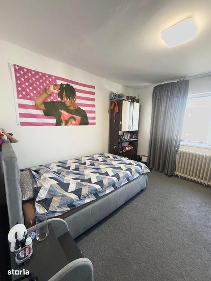 Apartament cu 3 camere în Cetate