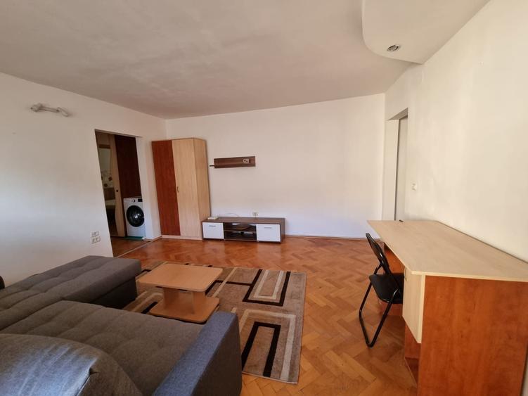 Apartament cu 2 camere semidecomandat în Spitalul Județean