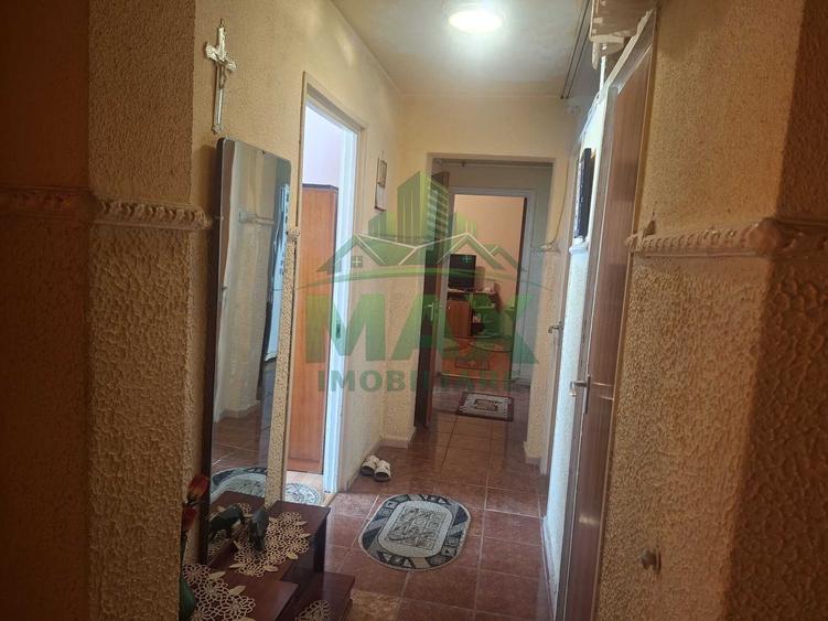 Apartament cu 3 camere decomandat în Vest