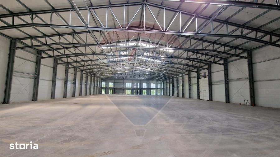 Spațiu comercial, de 2,000 mp, în Feleacu