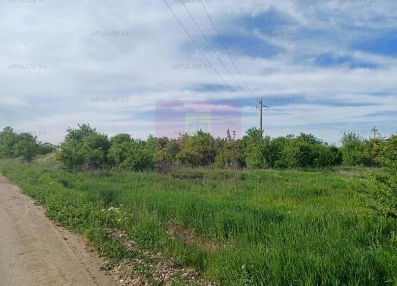 Teren de 1400 mp, în Joița