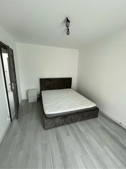 Apartament cu 3 camere decomandat în Trivale