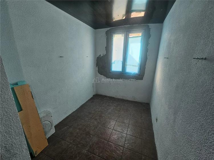 Apartament cu 2 camere semidecomandat în Cuptoare (Reșița)