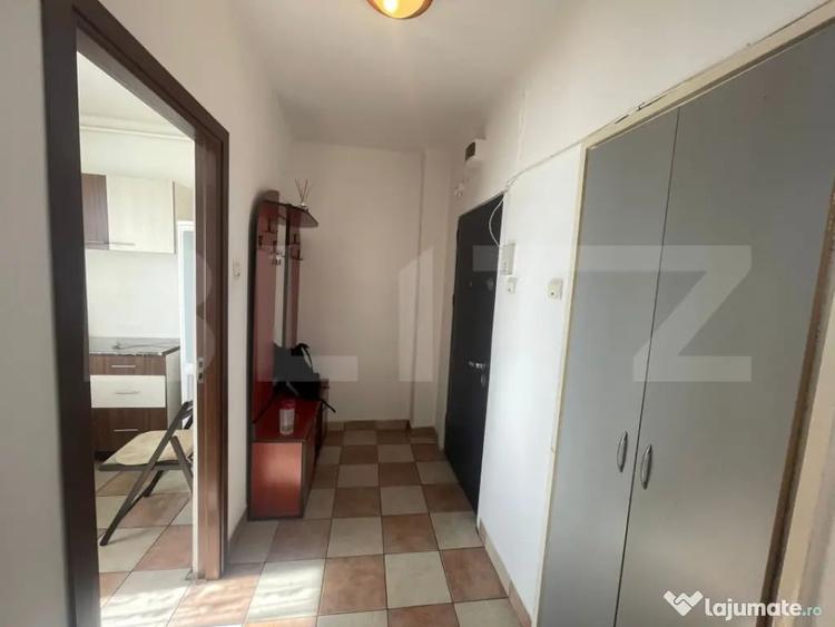 Apartament cu 2 camere semidecomandat în Horea