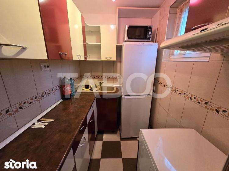 Apartament cu 3 camere semidecomandat, mobilat în Țiglari
