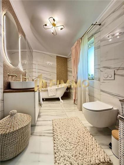 Casă individuală cu 5 camere cu Piscina în Bulai
