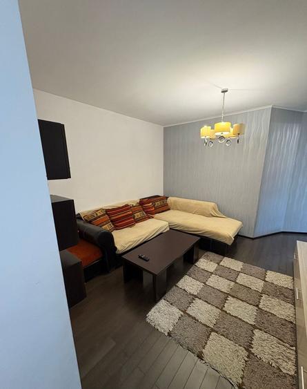 Apartament cu 3 camere decomandat în Ghencea