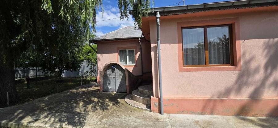 Casă cu 4 camere în Central