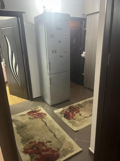 Apartament cu 2 camere decomandat în Baza 3