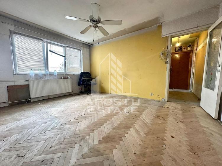 Apartament cu 3 camere semidecomandat în Șagului