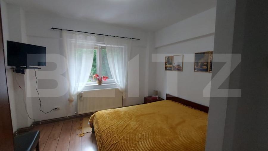 Apartament cu 3 camere decomandat în Careiului