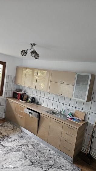 Casă cu 4 camere în Șendreni