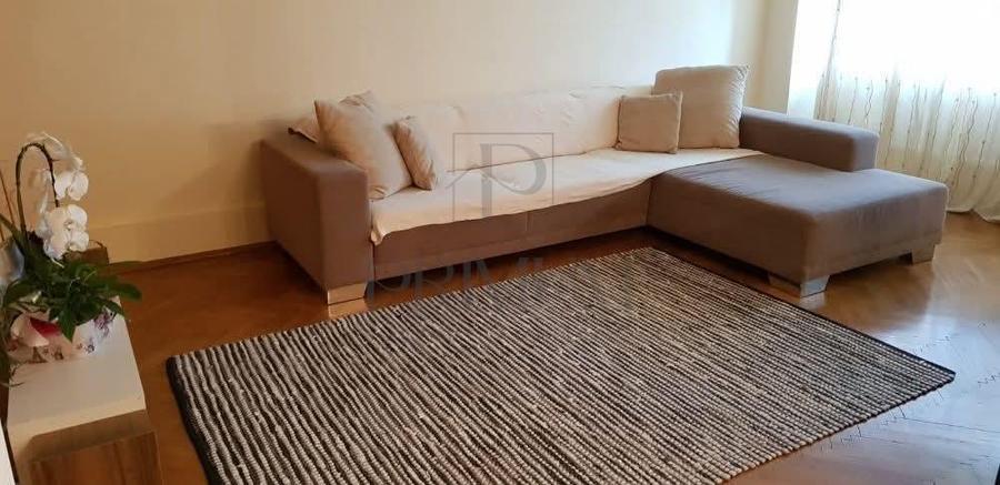 Apartament cu 3 camere decomandat, mobilat în Aradului