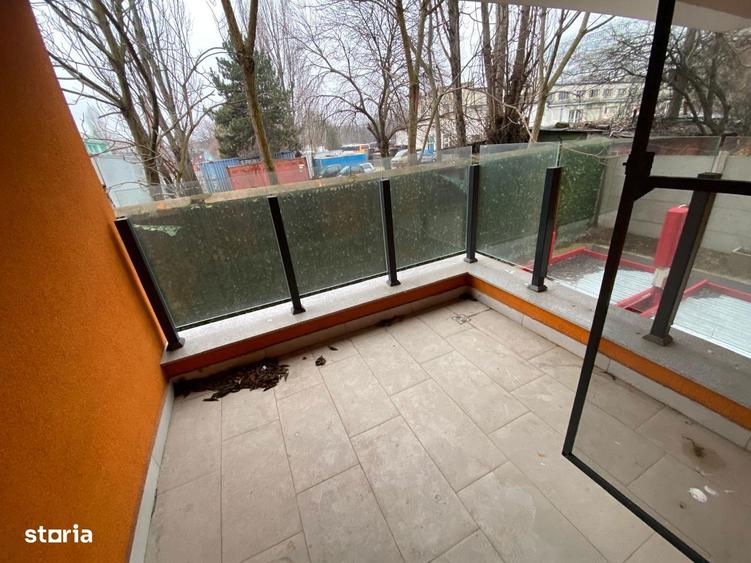 Apartament cu 2 camere decomandat în Crângași