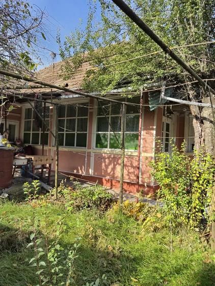 Casă cu 3 camere cu Teren 1000 Mp în Central