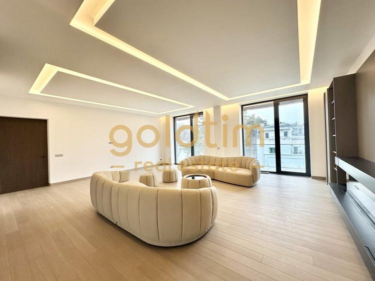 Apartament cu 5 camere decomandat, mobilat în Arcul de Triumf