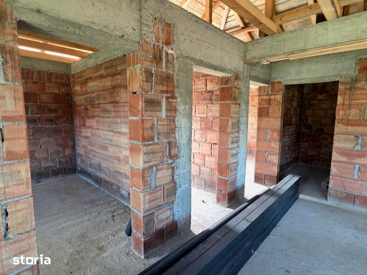 Casă cu 3 camere cu Teren 500 Mp în Central