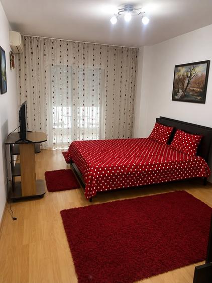 Apartament cu 3 camere decomandat, mobilat în Doamna Ghica