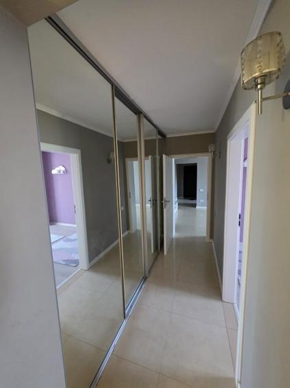 Apartament cu 4 camere decomandat, mobilat în Tomis III