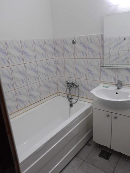 Apartament cu 2 camere decomandat în Nicolina