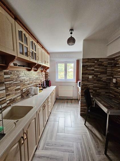Apartament cu 2 camere decomandat, mobilat în Micro 20