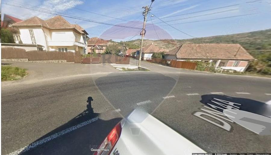 Casă cu Teren 1440 Mp în Central
