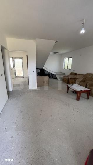 Casă cu 4 camere în Barza