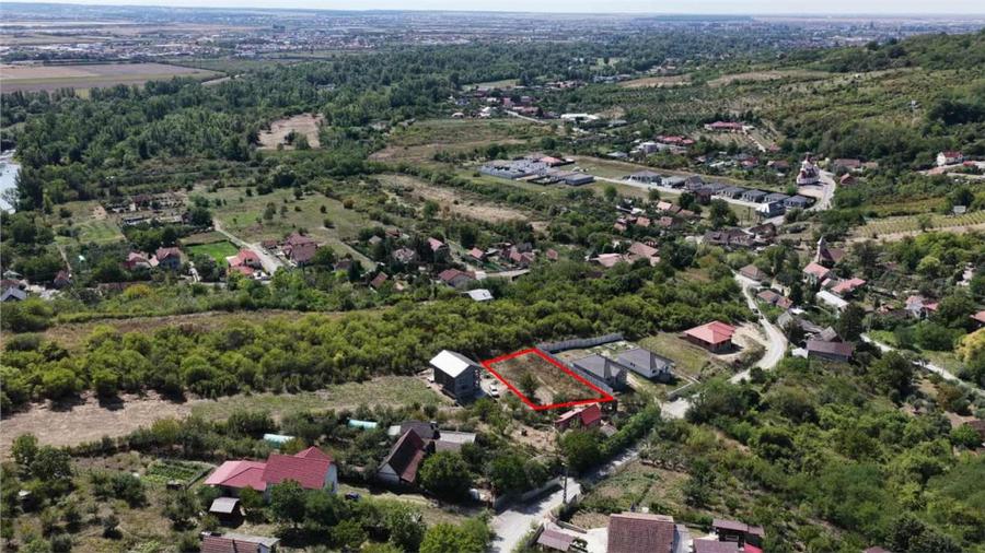 Teren de 594 mp, în Podgoria