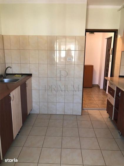 Apartament cu 3 camere decomandat în Lunei