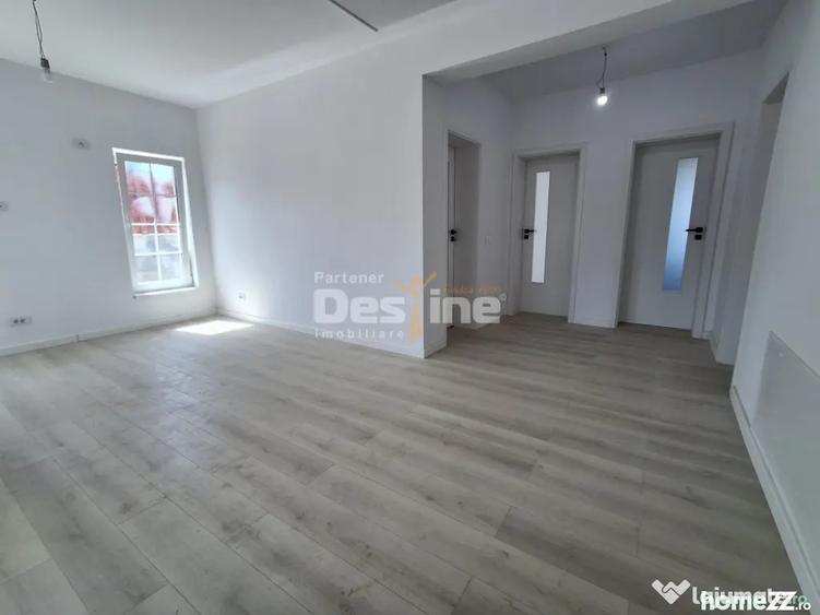 Casă cu 4 camere cu Teren 450 Mp în Valea Adâncă