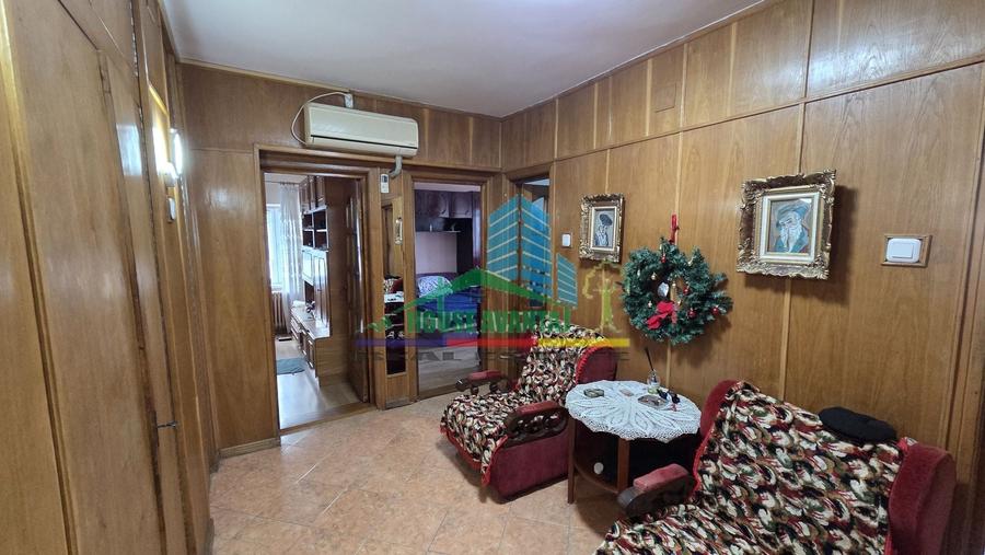 Apartament cu 3 camere decomandat în Central